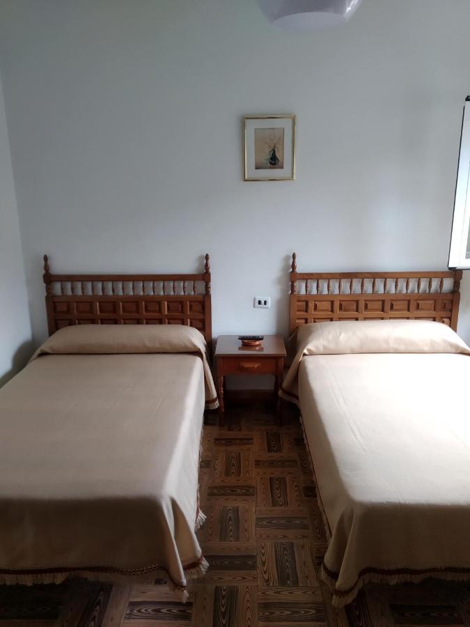 Hostal Residencia Presidente Ribadeo Exterior foto
