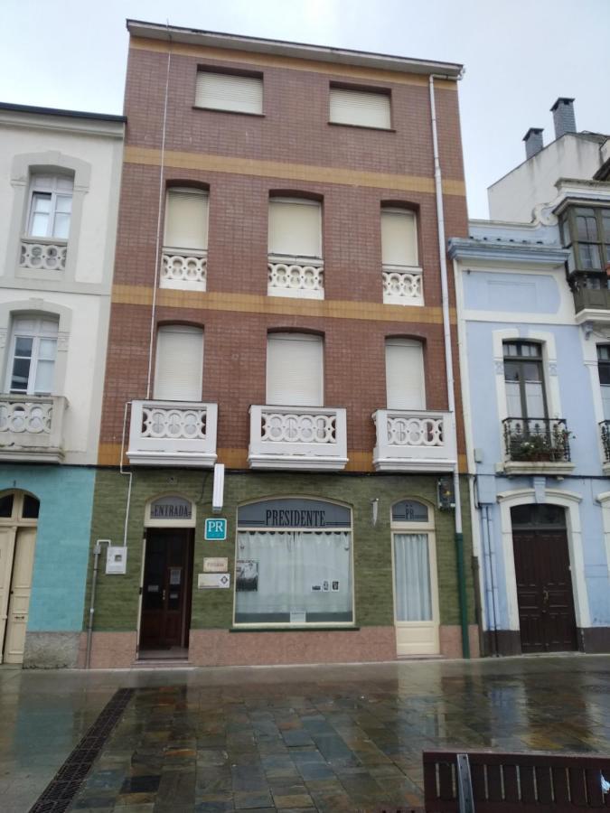Hostal Residencia Presidente Ribadeo Exterior foto