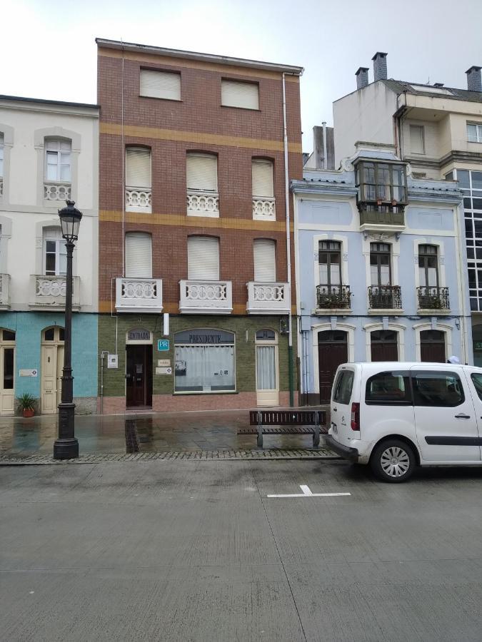 Hostal Residencia Presidente Ribadeo Exterior foto