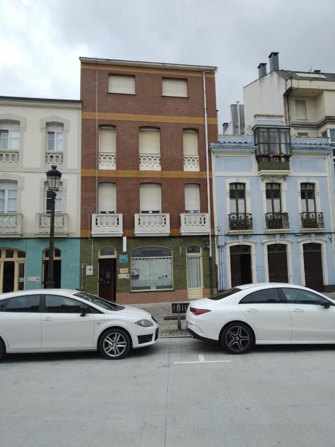 Hostal Residencia Presidente Ribadeo Exterior foto