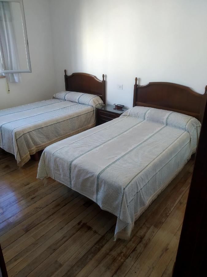 Hostal Residencia Presidente Ribadeo Exterior foto