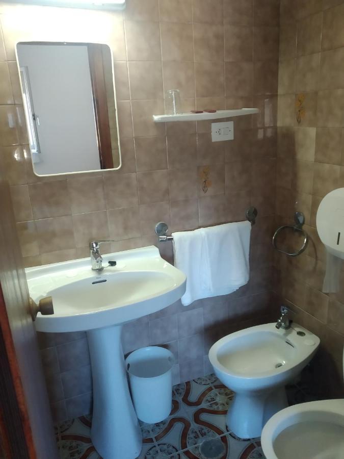 Hostal Residencia Presidente Ribadeo Exterior foto
