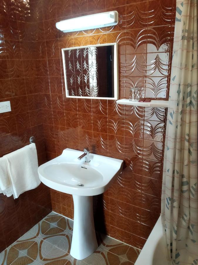 Hostal Residencia Presidente Ribadeo Exterior foto