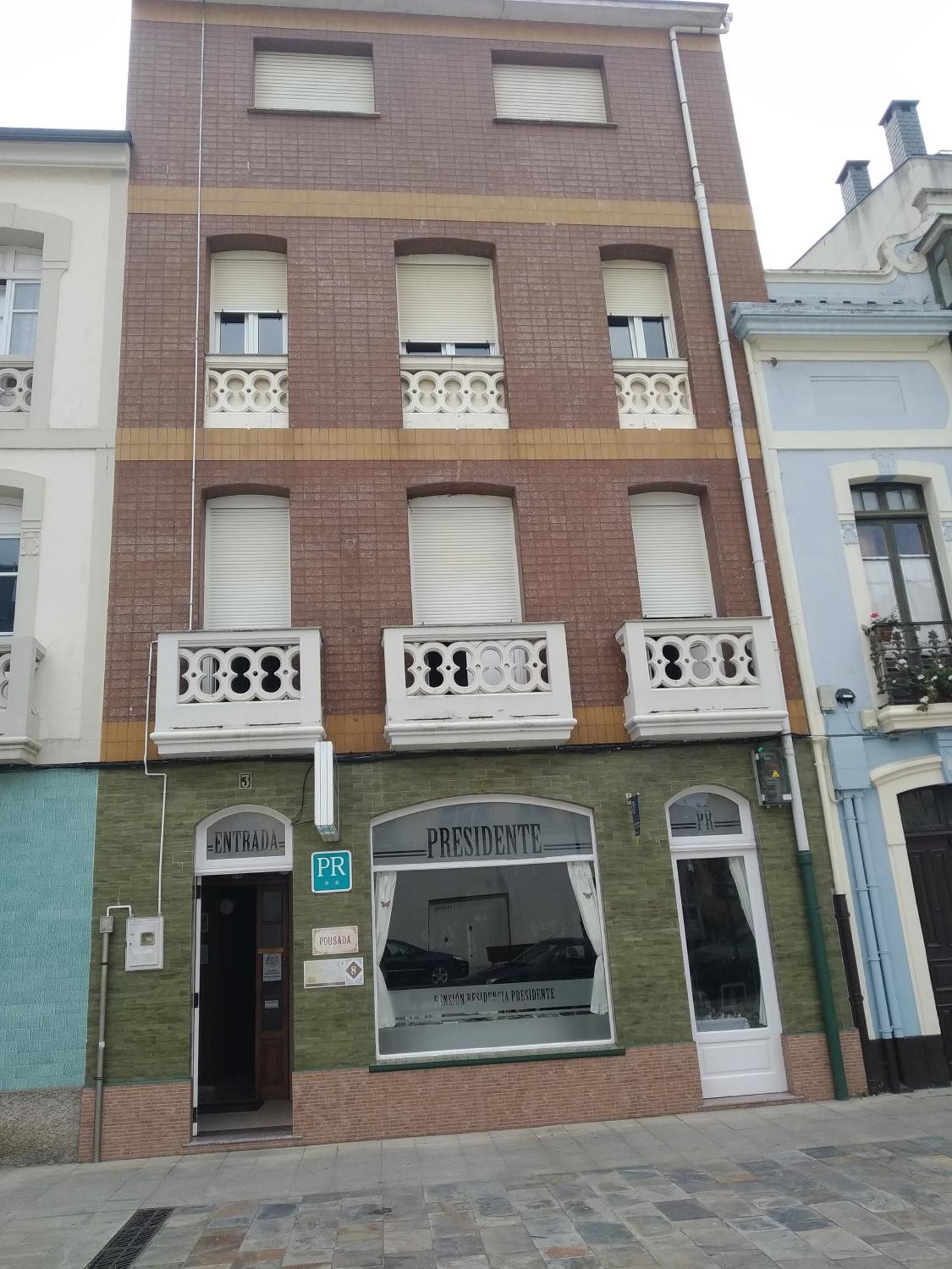 Hostal Residencia Presidente Ribadeo Exterior foto