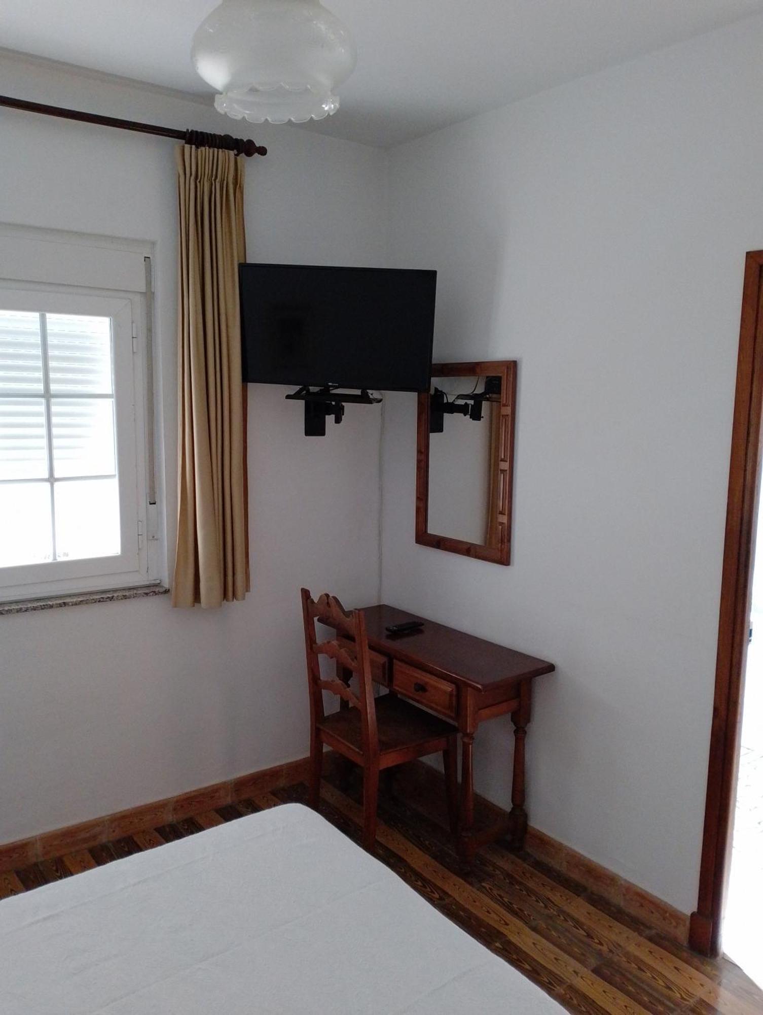 Hostal Residencia Presidente Ribadeo Exterior foto