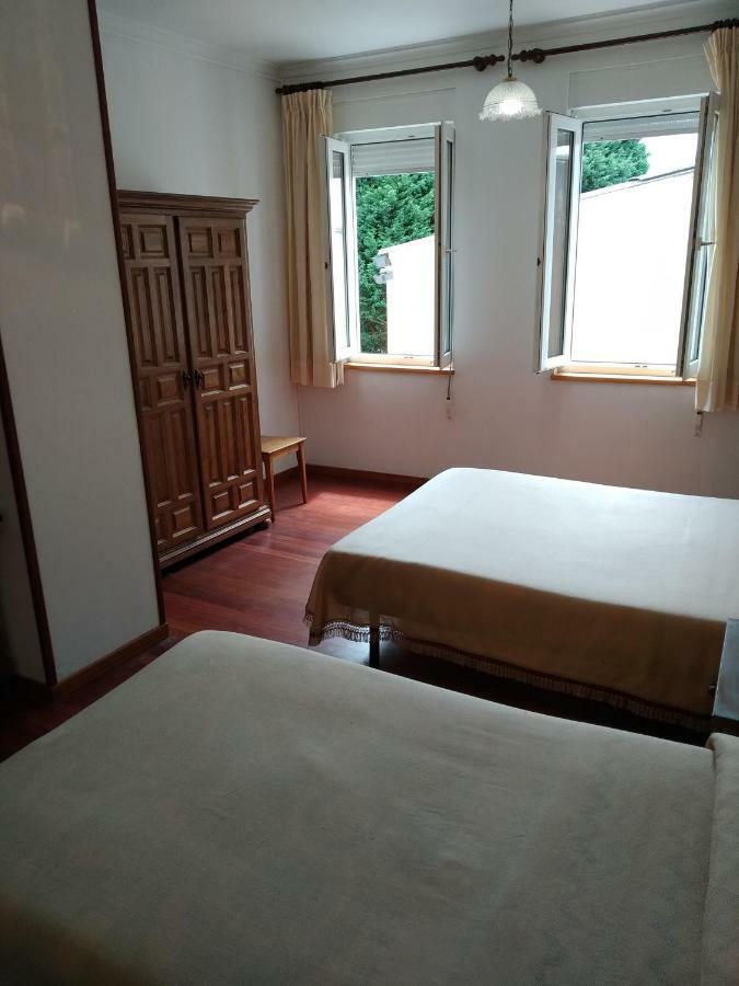 Hostal Residencia Presidente Ribadeo Exterior foto