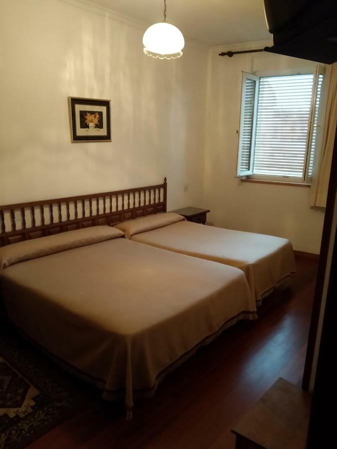 Hostal Residencia Presidente Ribadeo Exterior foto