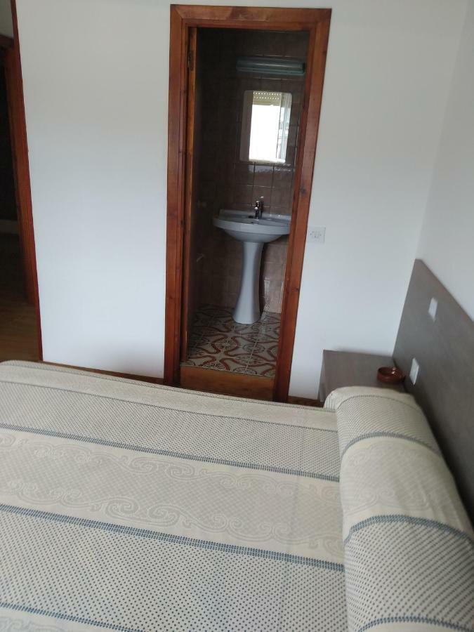 Hostal Residencia Presidente Ribadeo Exterior foto